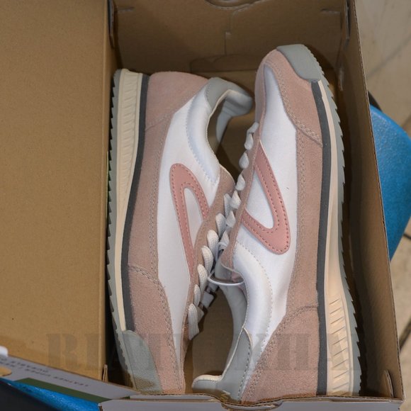 Tretorn Women’s Rawlins 2.0 BLUSH Sneaker Suede Leather Lightweight - Picture 7 of 10